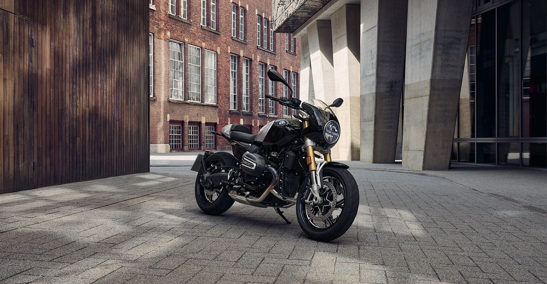 Die BMW R12 nineT in Schwarz